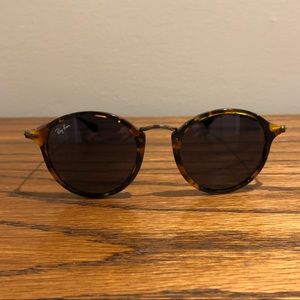 Round Fleck Ray-Bans